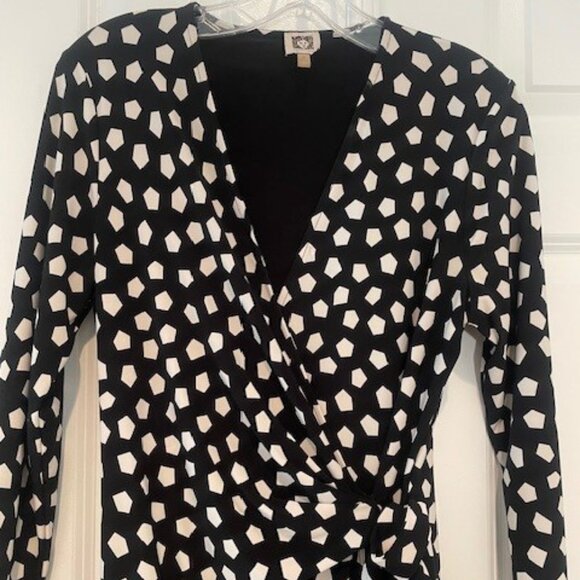 Anne Klein Faux Wrap ¾ Sleeve Black & White Geometric Print Dress – MEDIUM - Picture 4 of 16